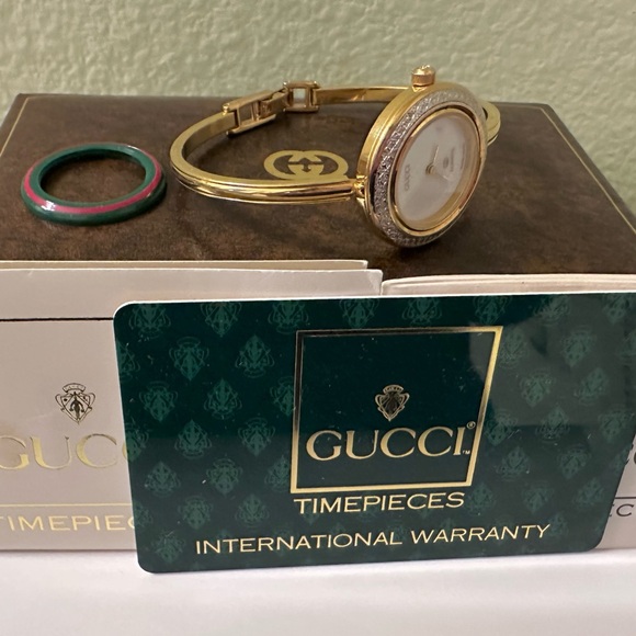 Reserve for @lancelot8878~Near Mint~Gucci Watch W/DiamondCut Bezel~Box/Paper - Picture 14 of 15